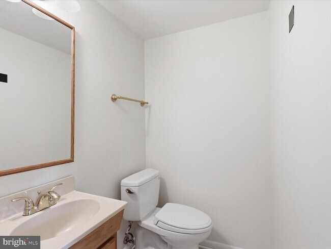 Building Photo - 1426 Yellowwood Ct