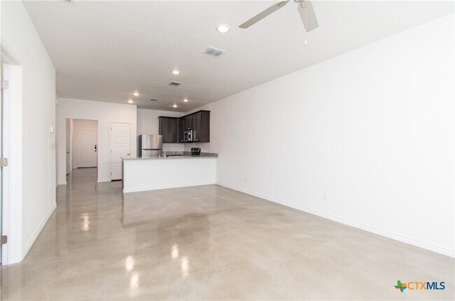 Building Photo - 3907 American Elm Dr