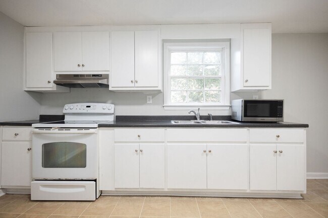 Building Photo - 2 Bedroom House for Rent in Macon, GA – THIS IS NOT A DUPLEX Near Mercer University | $800/mo