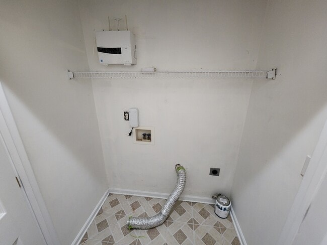 Building Photo - 3840 Sugarbrook Dr