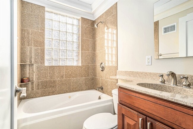 Building Photo - 51 S Laclede Station Rd