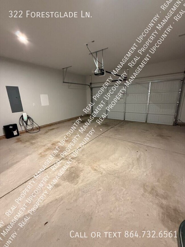 Building Photo - 322 Forestglade Ln