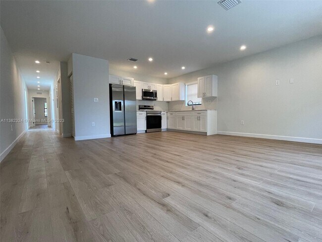 Building Photo - 4736 NW 15th Ct