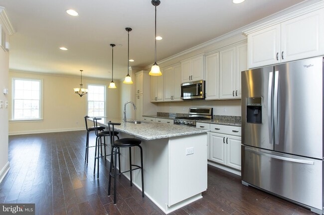 Building Photo - 18 Parkview Cir.