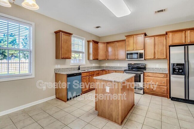 Building Photo - 601 Bristol Way