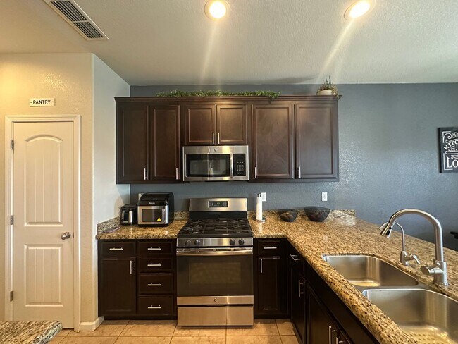 Building Photo - 1453 Rosy Dawn Ln