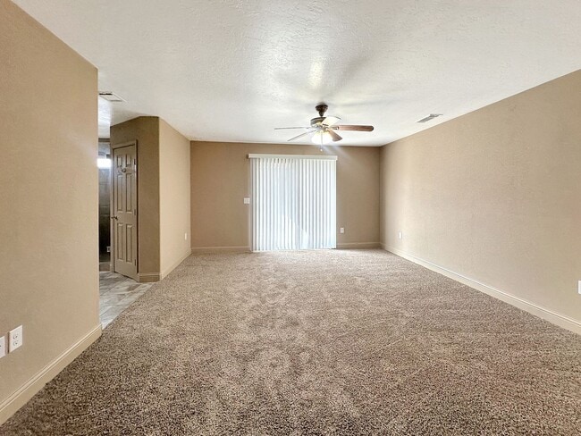 Building Photo - 2549 Traditions Dr