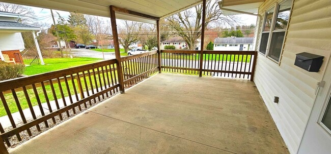 Building Photo - 253 Hillside Cir