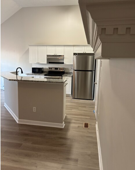 Building Photo - 6428 Paddington Way