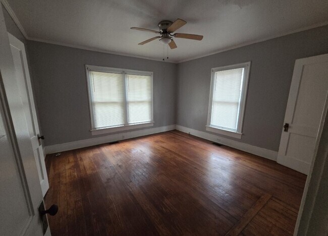 Building Photo - 1182 Brentwood Ave