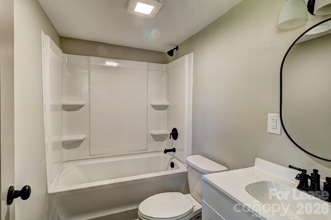 Building Photo - 221 Walker St