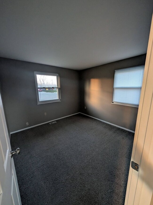 Building Photo - Cute 3 bedroom in New Lebanon