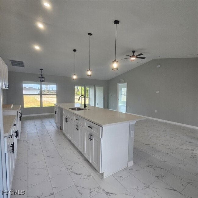 Building Photo - 3610 NE 12th Ave