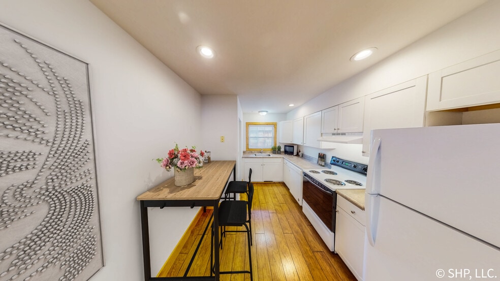 Primary Photo - 1210 W Ash St