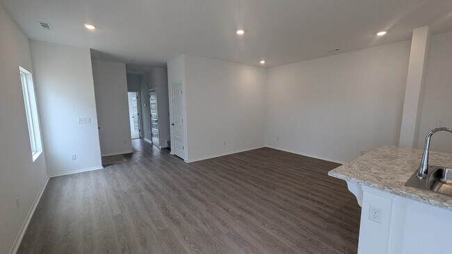 Building Photo - 6604 SW Dignity Ave