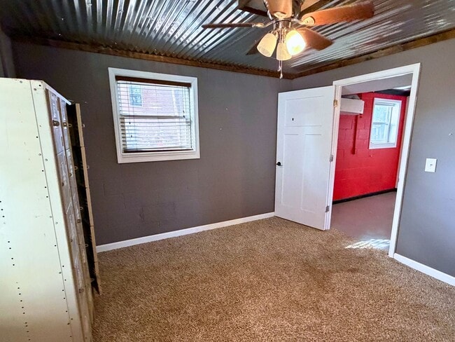 Building Photo - Spacious 4 Bedroom, 2.5 Bath Home with Stunning Marsh Views