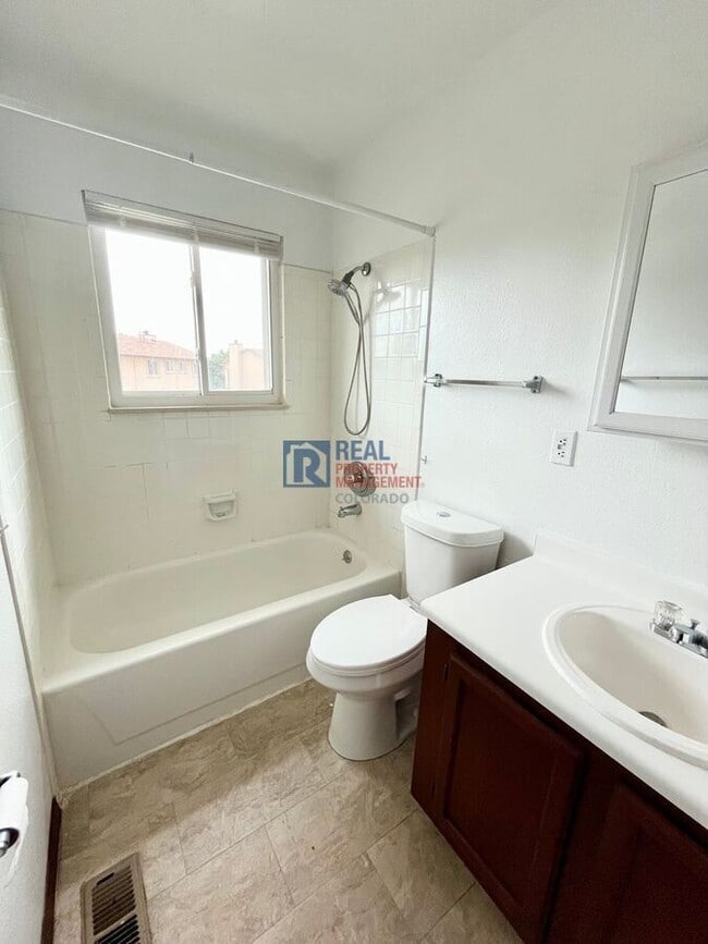 Building Photo - 3053 Starlight Cir