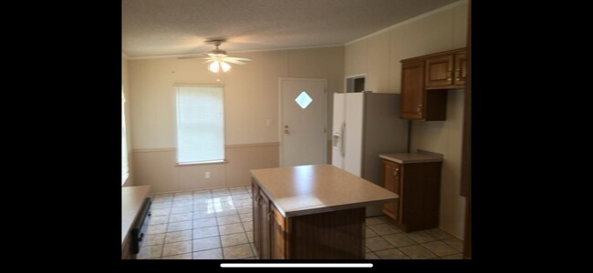 Building Photo - 15353 E 370 Rd