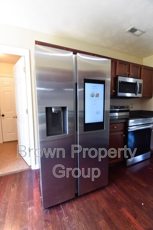 Building Photo - 71 Person Ct