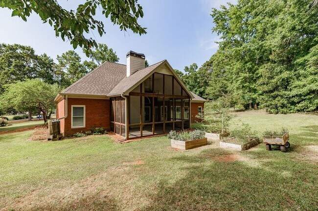 Building Photo - 320 Iron Wood Way