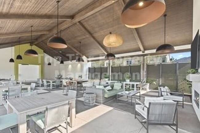 Building Photo - ***Gorgeous 2 bed / 2.5 bath / 1,083 sqft ...