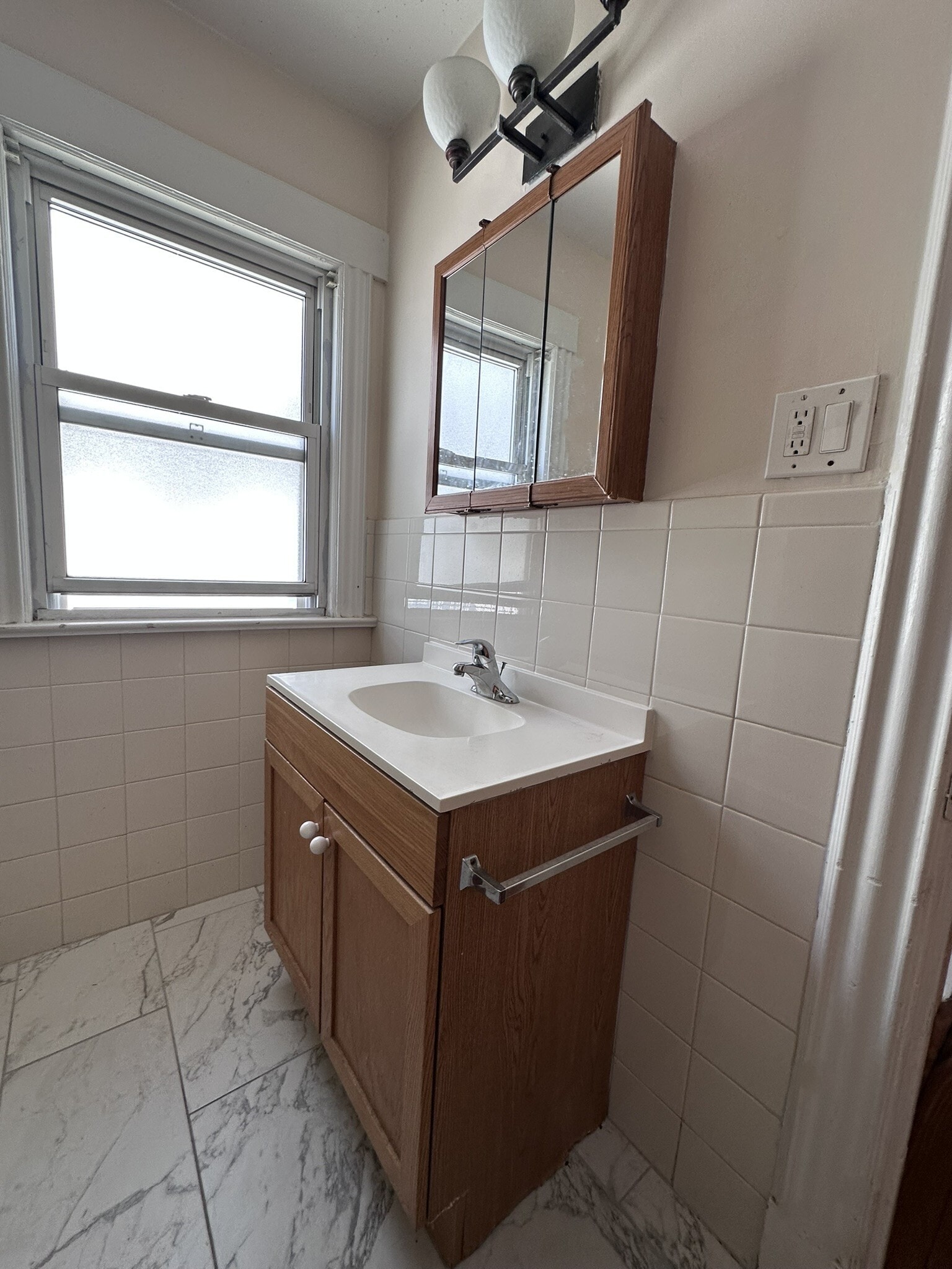 Building Photo - 116 Orient Way