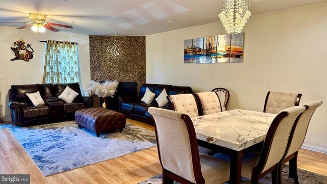 Building Photo - 17 Jill Ct