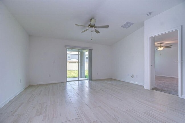 Building Photo - 8879 Little Bluestem Dr