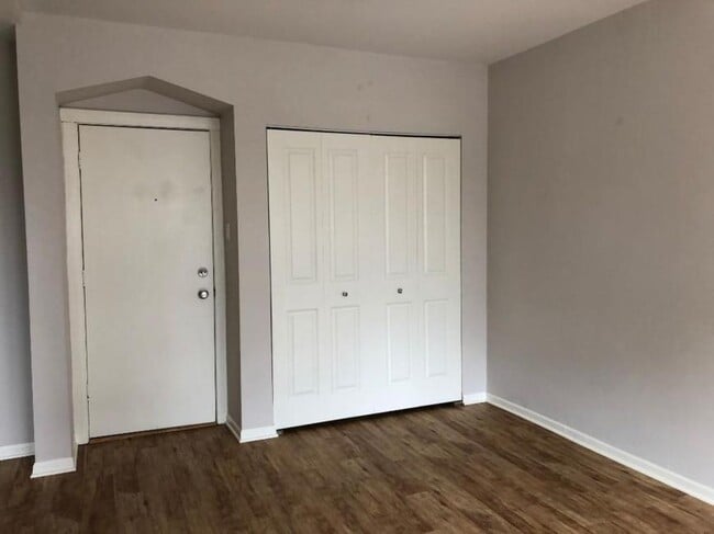 Building Photo - 0 bedroom in Chicago IL 60647