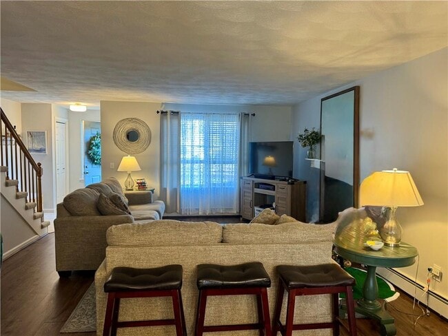 Building Photo - 10 Parsley Ln