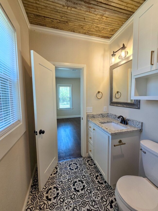 Building Photo - Cute 3 Bedroom Brick home in Shawnee