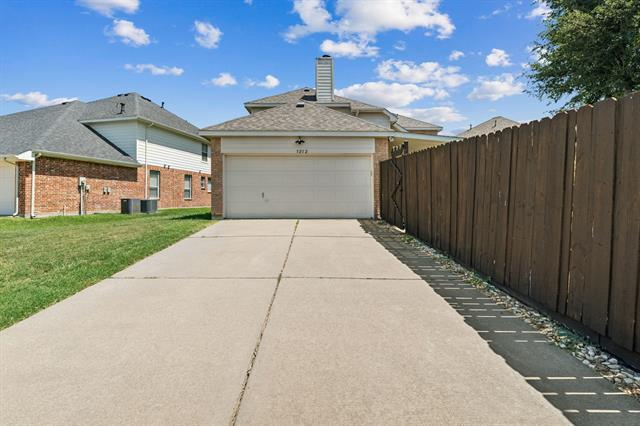 Building Photo - 3212 Golden Springs Dr