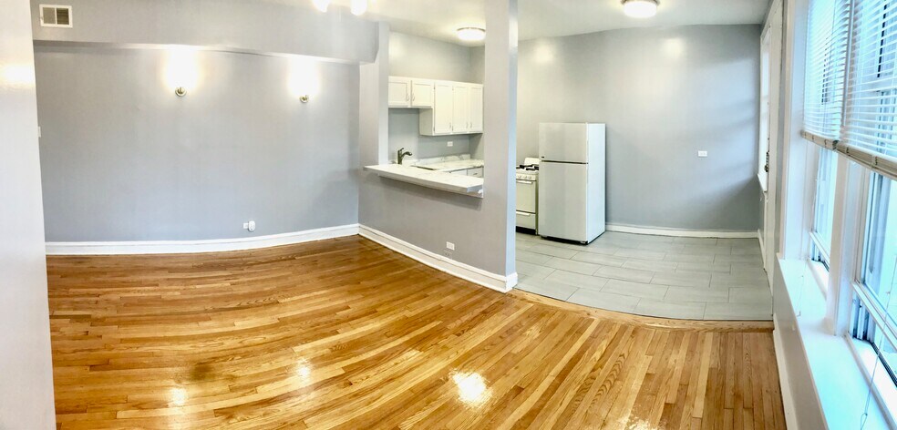 Building Photo - 4165 S Archer Ave