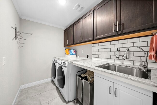 Building Photo - 3011 Veeder Pass Ln
