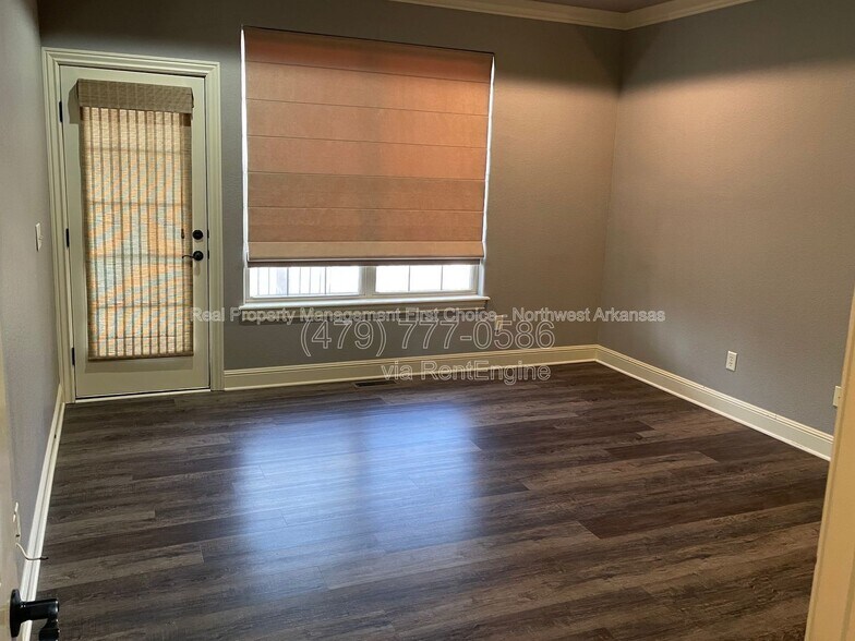 Building Photo - 8763 Apple Glen
