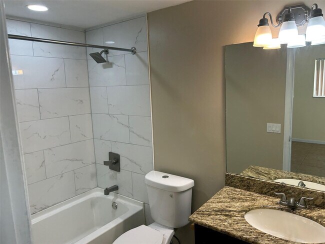 Building Photo - 4622 Holly Lake Dr