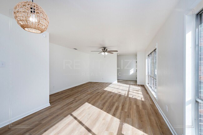 Building Photo - HALF-DEPOSIT SPECIAL! Spacious 4-Bed 2-Bath Brick Home in West Mobile