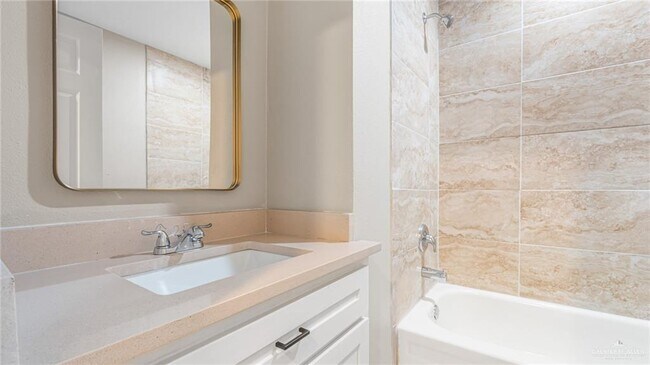 Building Photo - 12 E Toronto Ave