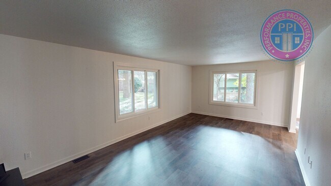 Building Photo - Lake Oswego Gem!!!  Single Level Ranch - Newly Updated