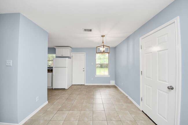 Building Photo - 3511 Palm Ave