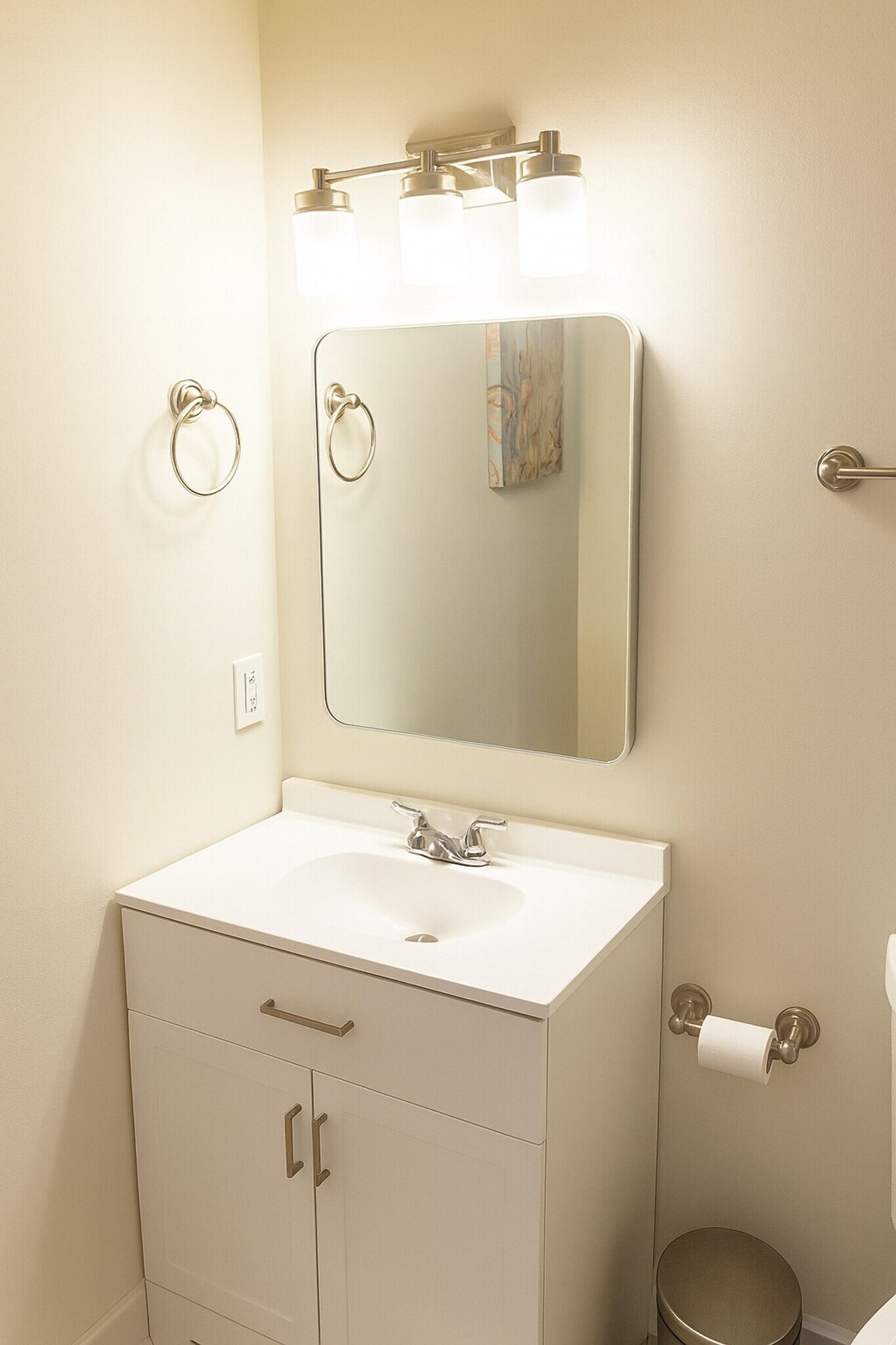 Building Photo - 1937 Woodford Rd