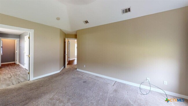 Building Photo - 142 Jesse James Dr