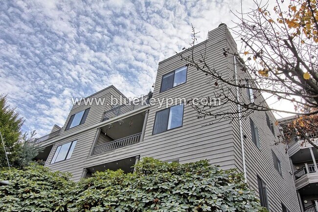 Building Photo - 2 Bed, 2 Bath Condo with Roof Top Patio, Covered Balcony and Secure Garage