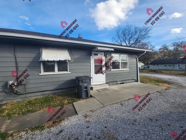 Primary Photo - 2033 Covert Ave