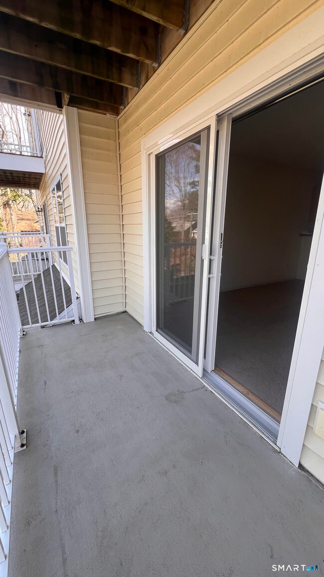 Building Photo - 26 School House Dr