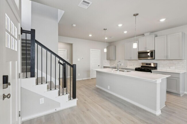 Building Photo - 567 Avisa Dr