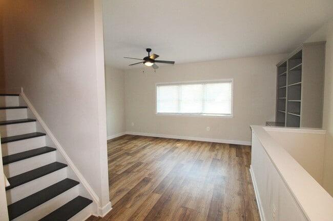 Building Photo - 2866 Belgian Dr