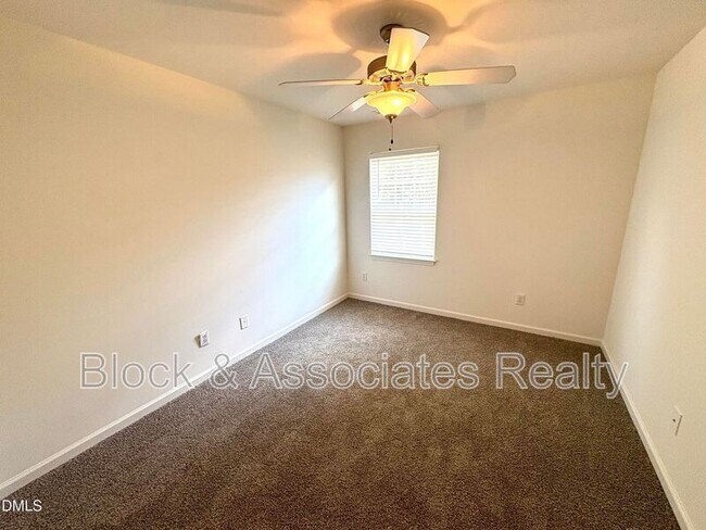 Building Photo - 255 Plaza Dr
