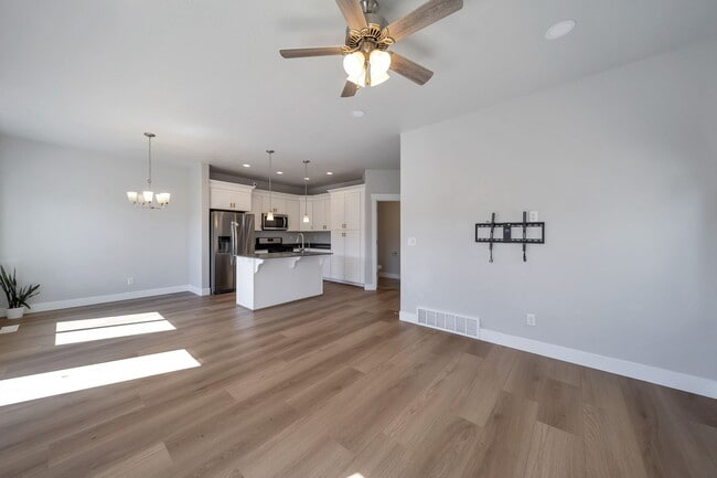 Building Photo - 14550 S Quiet Shade Dr