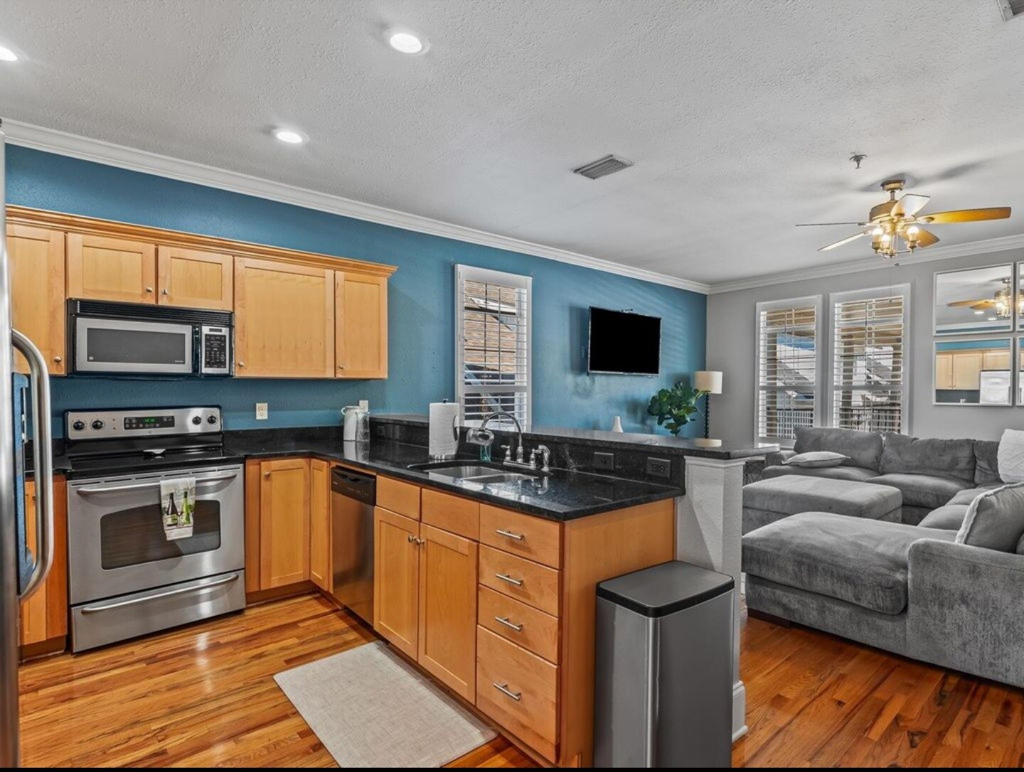 Building Photo - 415 Saint Francis St